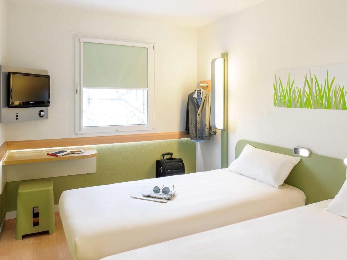 Ibis Budget Lyon Est Chaponnay Exterior foto